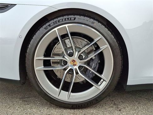 Used 2025 Porsche 911 Carrera image 12