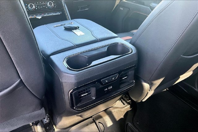 Used 2024 GMC Sierra 2500 AT4 w/ AT4 Premium Plus Package AWD/4WD image 23