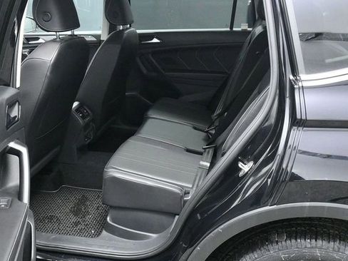 Used 2022 Volkswagen Tiguan SE image 15