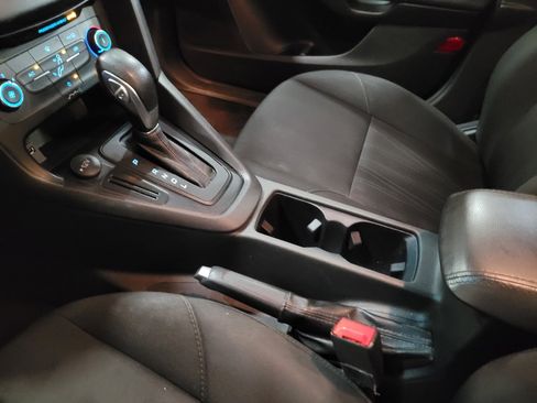 Used 2018 Ford Focus SE FWD image 26