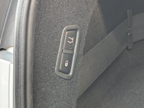 Used 2017 Maserati Levante S AWD/4WD image 21
