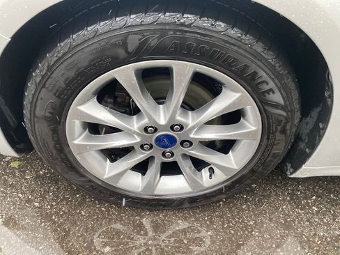 Used 2017 Ford Fusion SE w/ Fusion SE Technology Package image 31