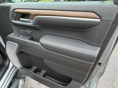 Certified 2024 Chevrolet Silverado 1500 High Country w/ High Country Premium Package AWD/4WD image 17