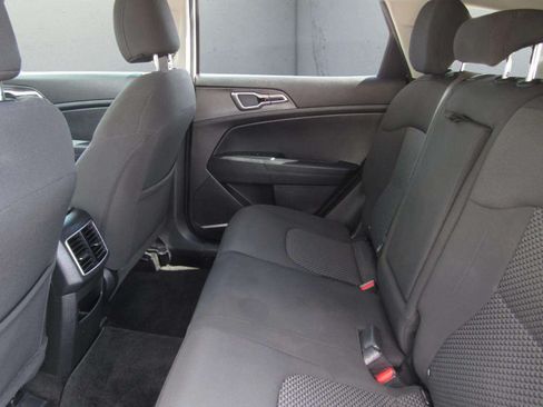 Used 2023 Kia Sportage LX AWD/4WD image 13