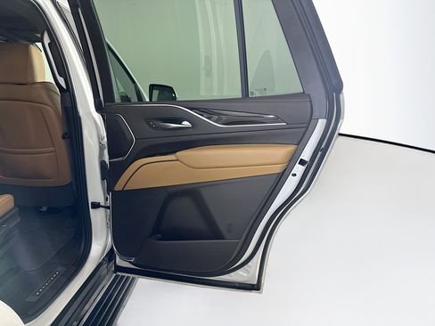 Used 2022 Cadillac Escalade Premium Luxury w/ Performance Package image 34