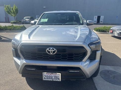 Used 2024 Toyota Tacoma TRD Off-Road w/ TRD Off Road Upgrade Package image 3