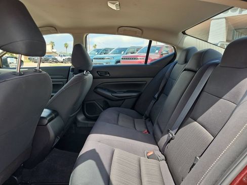 Used 2024 Nissan Altima 2.5 SV FWD image 18