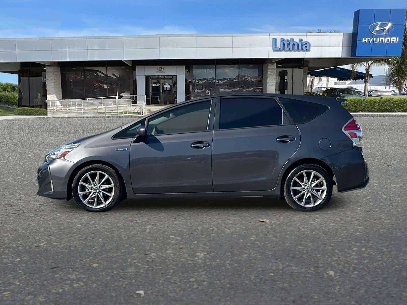 Used 2017 Toyota Prius V Five w/ Advanced Technology Package FWD image 6