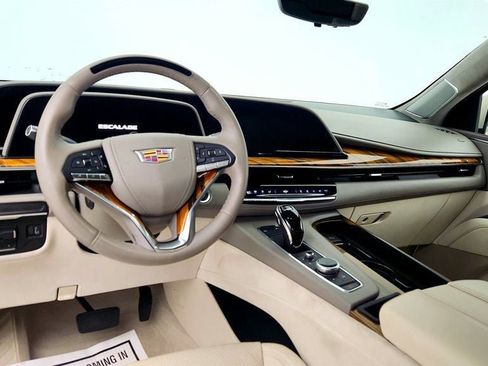 Used 2021 Cadillac Escalade Sport Platinum image 13