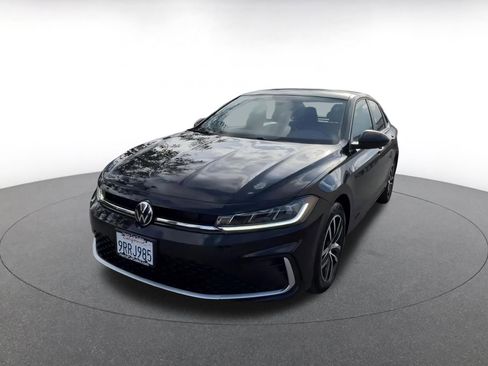 Used 2025 Volkswagen Jetta SE image 7