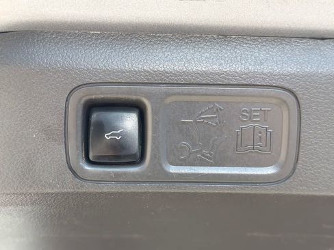 Used 2020 Ford Expedition XLT w/ Equipment Group 202A RWD image 17