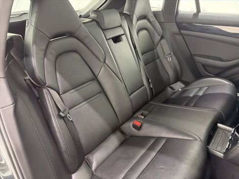 Used 2018 Porsche Panamera 4 image 22