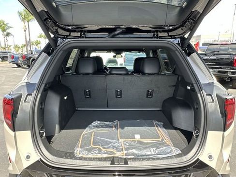 New 2026 GMC Terrain AT4 AWD/4WD image 27