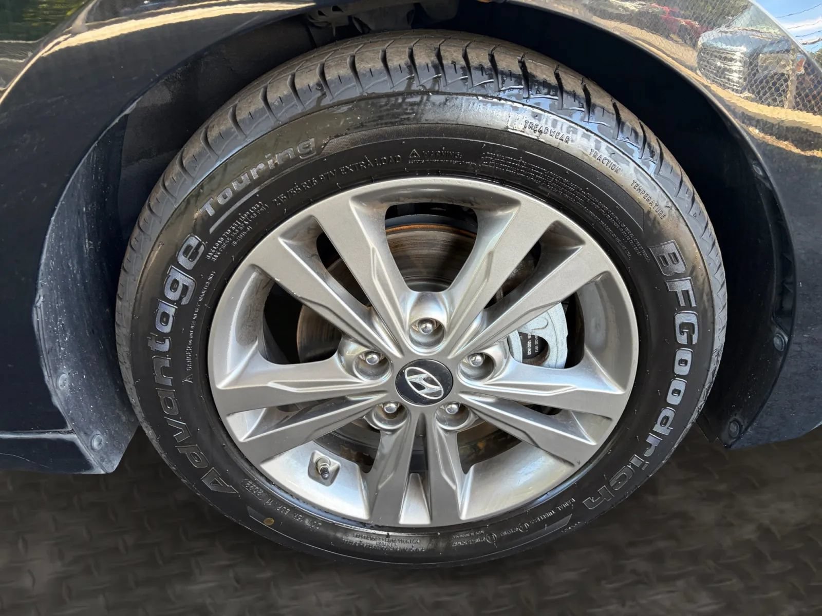 Used 2017 Hyundai Elantra SE FWD image 34