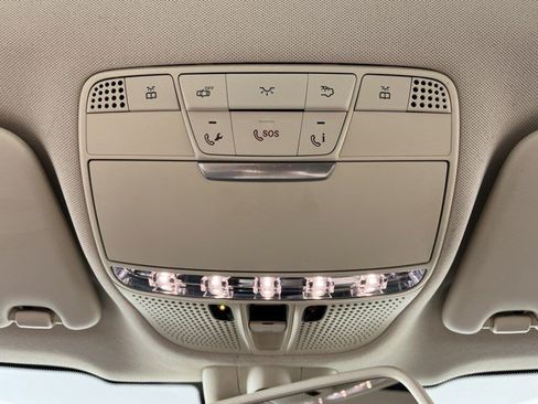 Used 2019 Mercedes-Benz GLC 300 4MATIC image 30
