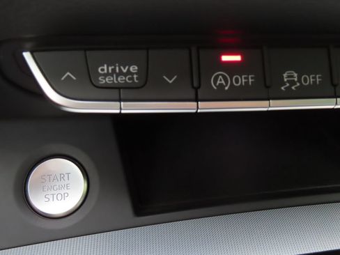 Used 2025 Audi Q5 2.0T Premium AWD/4WD image 8