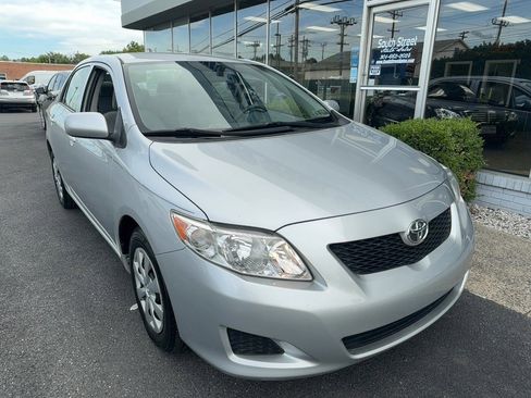 Used 2010 Toyota Corolla LE FWD image 2