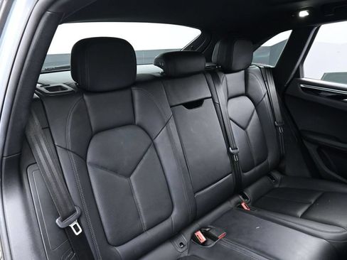 Certified 2020 Porsche Macan AWD/4WD image 26