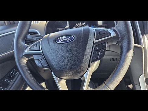 Used 2023 Ford Edge SEL image 16