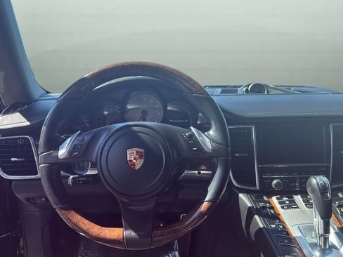 Used 2012 Porsche Panamera S RWD image 9