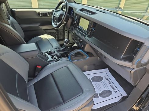 Used 2022 Ford Bronco Black Diamond AWD/4WD image 19
