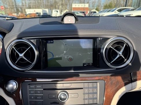 Used 2017 Mercedes-Benz SL 550 image 20
