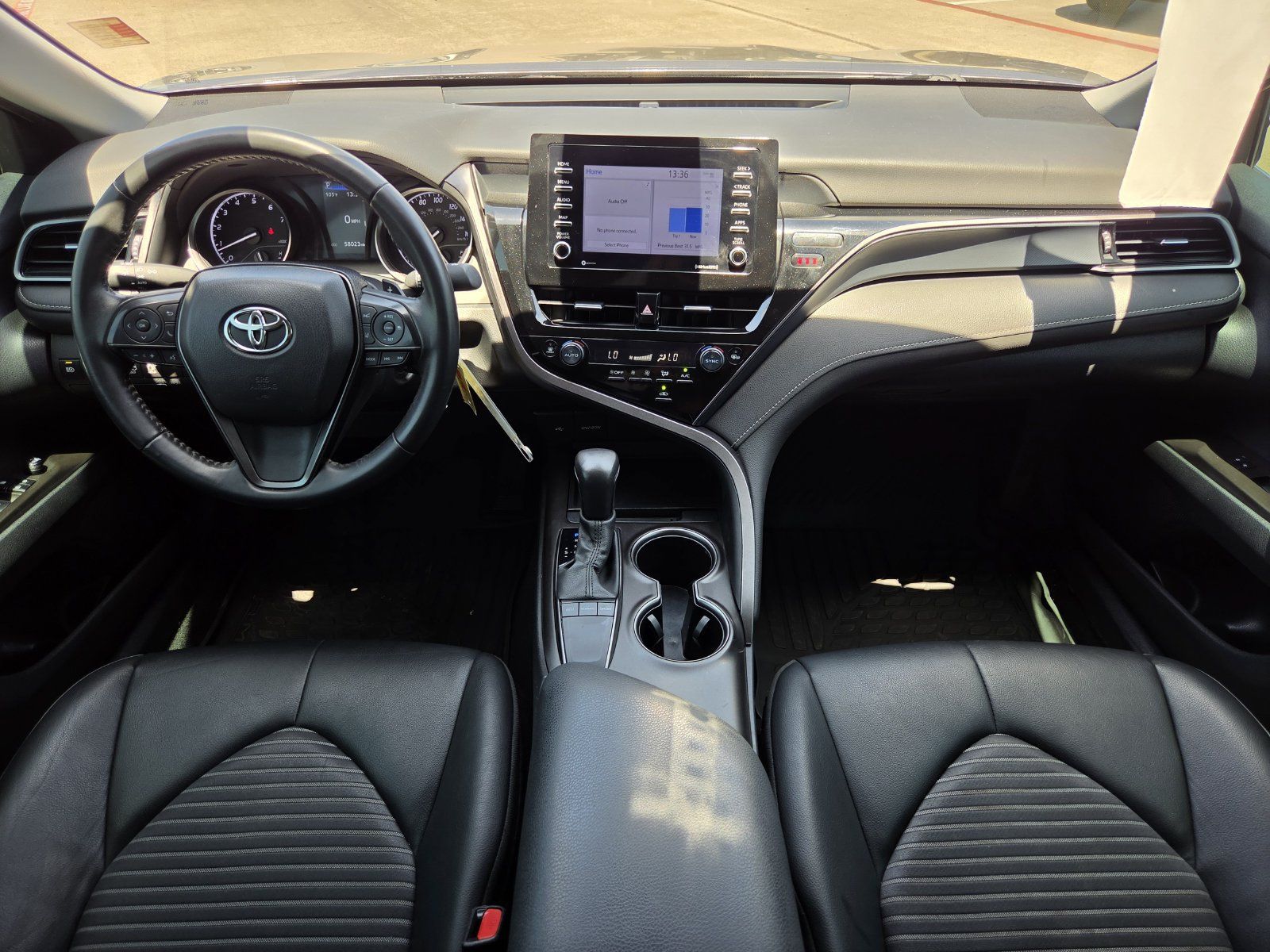 Used 2024 Toyota Camry SE FWD image 12