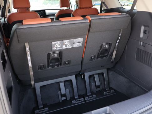 New 2026 Kia Carnival EX FWD image 8