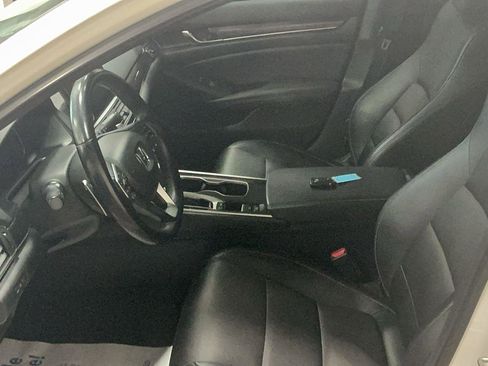 Used 2019 Honda Accord Sport image 11