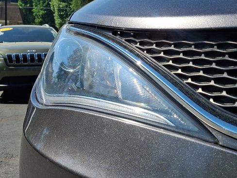 Certified 2020 Chrysler Pacifica Touring-L Plus FWD image 9
