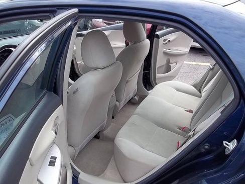Used 2013 Toyota Corolla LE FWD image 8