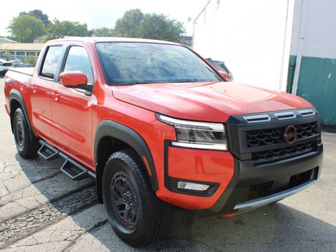 Certified 2025 Nissan Frontier PRO-4X AWD/4WD image 9