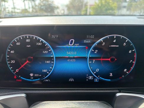 Used 2022 Mercedes-Benz GLB 250 4MATIC image 2