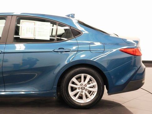 Used 2025 Toyota Camry LE image 21