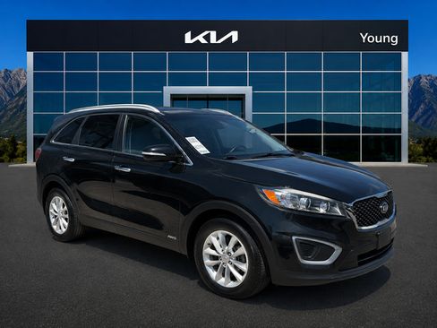 Used 2016 Kia Sorento AWD image 1