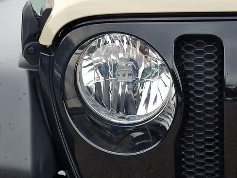 Used 2022 Jeep Wrangler Unlimited Sport AWD/4WD image 24