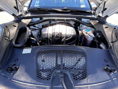 Used 2017 Porsche Macan Base image 29