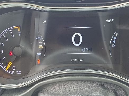 Used 2022 Jeep Grand Cherokee Limited w/ Tech Group AWD/4WD image 7