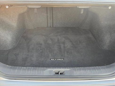 Used 2022 Nissan Altima 2.5 SV w/ SV Premium Package image 6