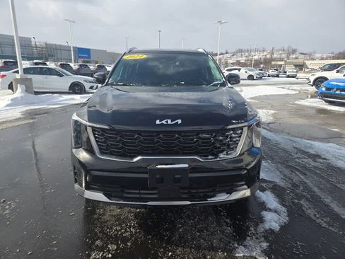 Used 2024 Kia Sorento S image 2