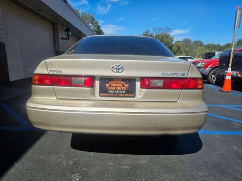 Used 1998 Toyota Camry LE image 4