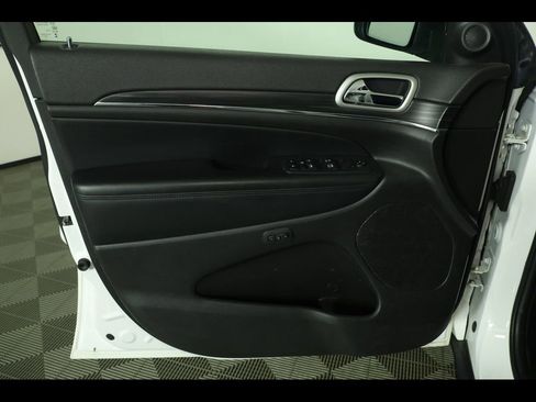 Used 2020 Jeep Grand Cherokee Limited image 24