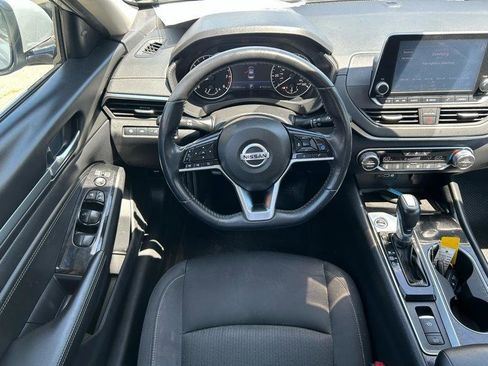 Used 2020 Nissan Altima 2.5 SV FWD image 9