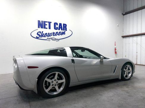 Used 2006 Chevrolet Corvette Coupe w/ Preferred Equipment Group RWD image 10