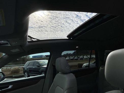 Certified 2025 Volkswagen Atlas SE w/ Panoramic Sunroof Package image 21