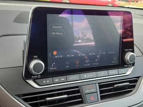 Used 2024 Nissan Altima 2.5 SR image 14