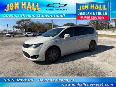 Used 2020 Chrysler Pacifica Touring-L w/ S Appearance Package