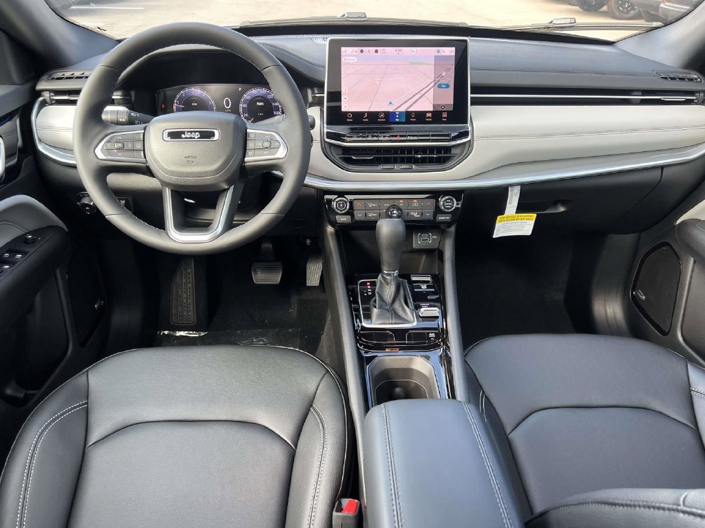 Used 2026 Jeep Compass Limited w/ Sun, Sound & Navigation Group AWD/4WD image 13