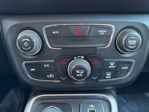 Used 2018 Jeep Compass Latitude w/ Popular Equipment Group image 25