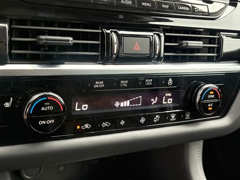 New 2025 Nissan Pathfinder SL image 14